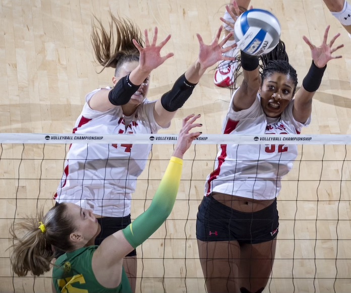 Wisconsin overpowers Oregon in four to claim its spot in NCAA